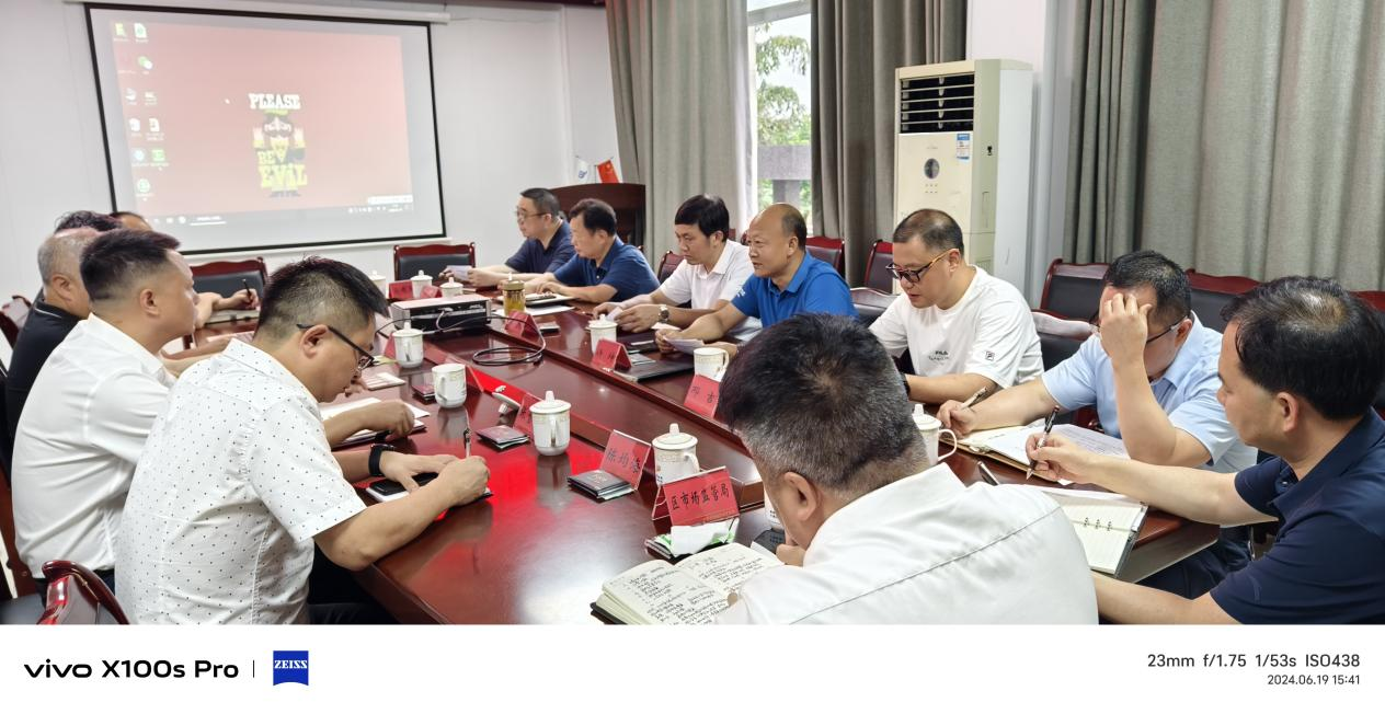 納溪區(qū)人大常委會(huì)黨組書記、主任熊杰一行蒞臨瀘州金偉醫(yī)藥有限公司考察調(diào)研
